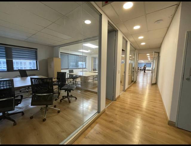 800M² OFFICE TO LET IN RIVONIA